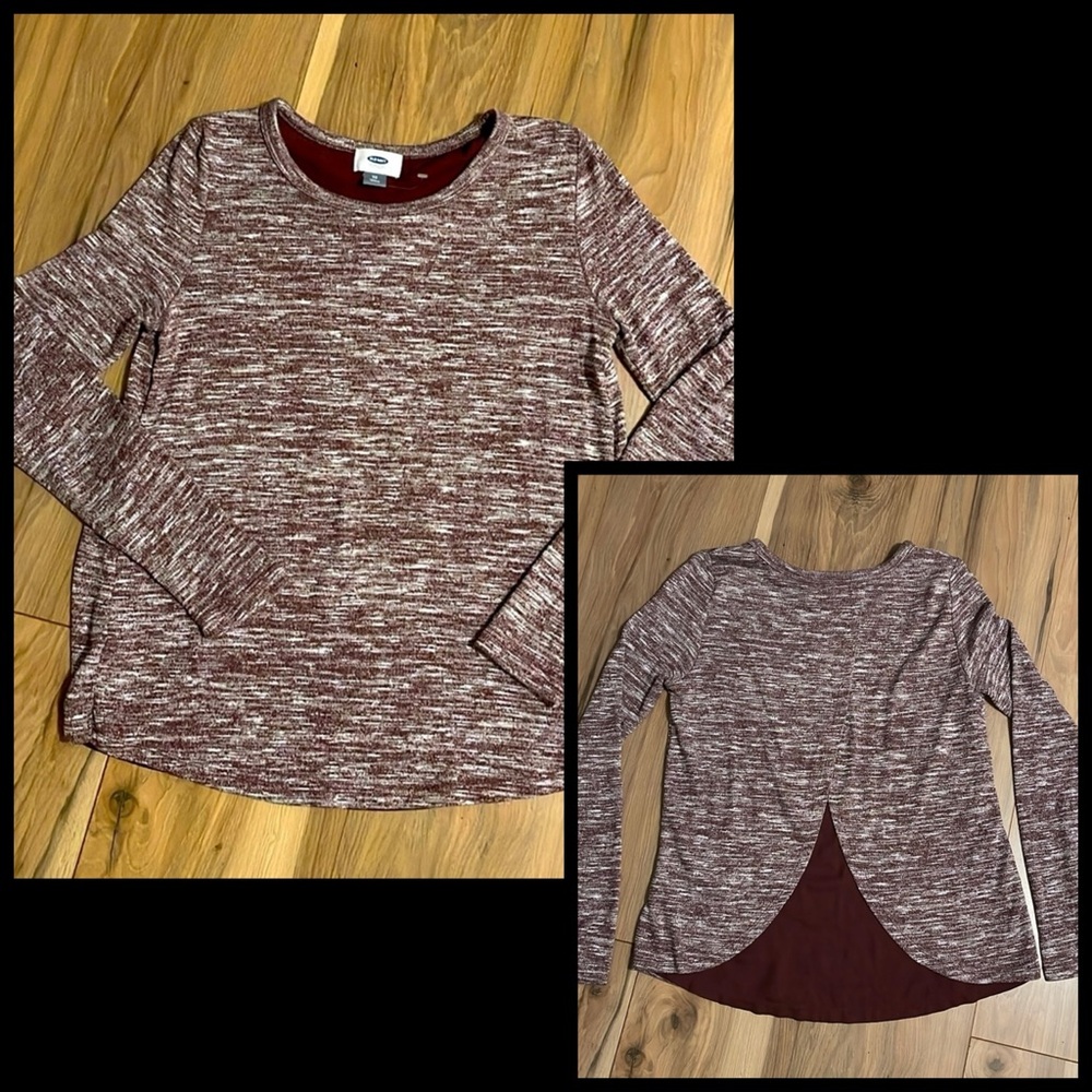 🟢 FREE WITH ANY PURCHASE OVER $10. Old Navy Sweater with Peek-a-Boo Back